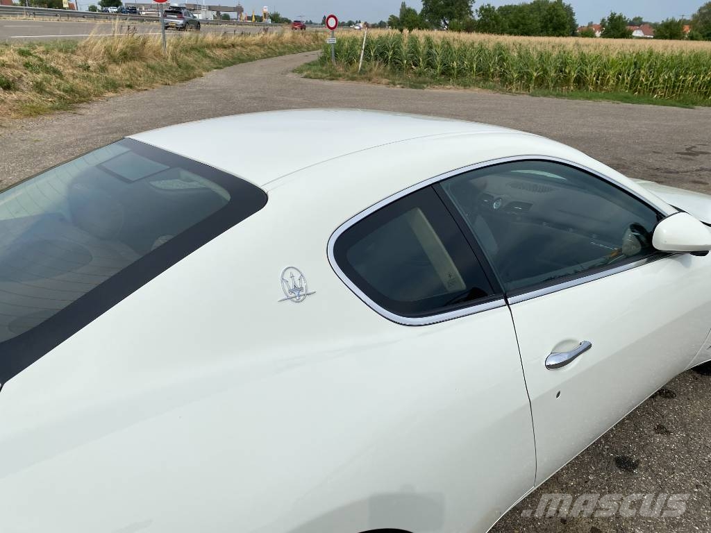 Maserati GRANTURISMO M145 4.7i V8 32v Carte Grise Française Carros