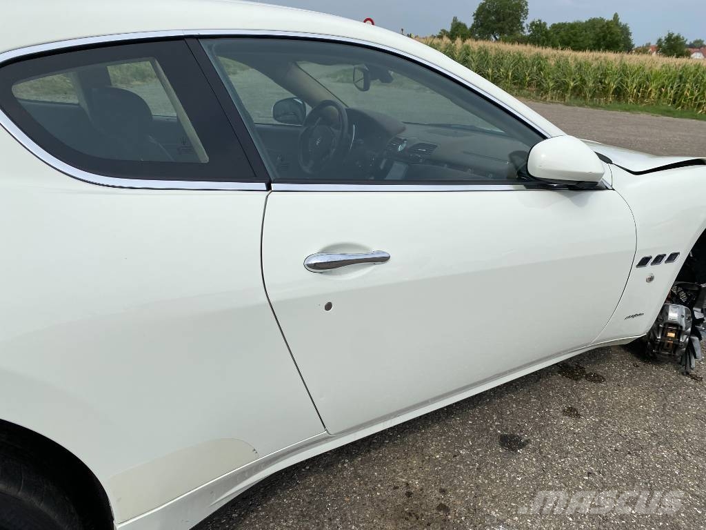 Maserati GRANTURISMO M145 4.7i V8 32v Carte Grise Française Carros