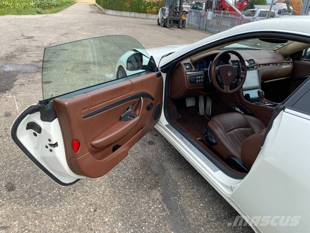 Maserati GRANTURISMO M145 4.7i V8 32v Carte Grise Française Carros