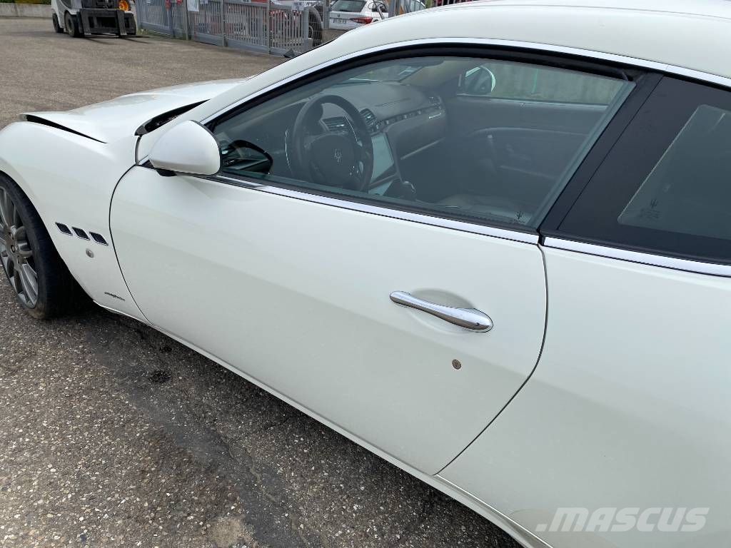 Maserati GRANTURISMO M145 4.7i V8 32v Carte Grise Française Carros