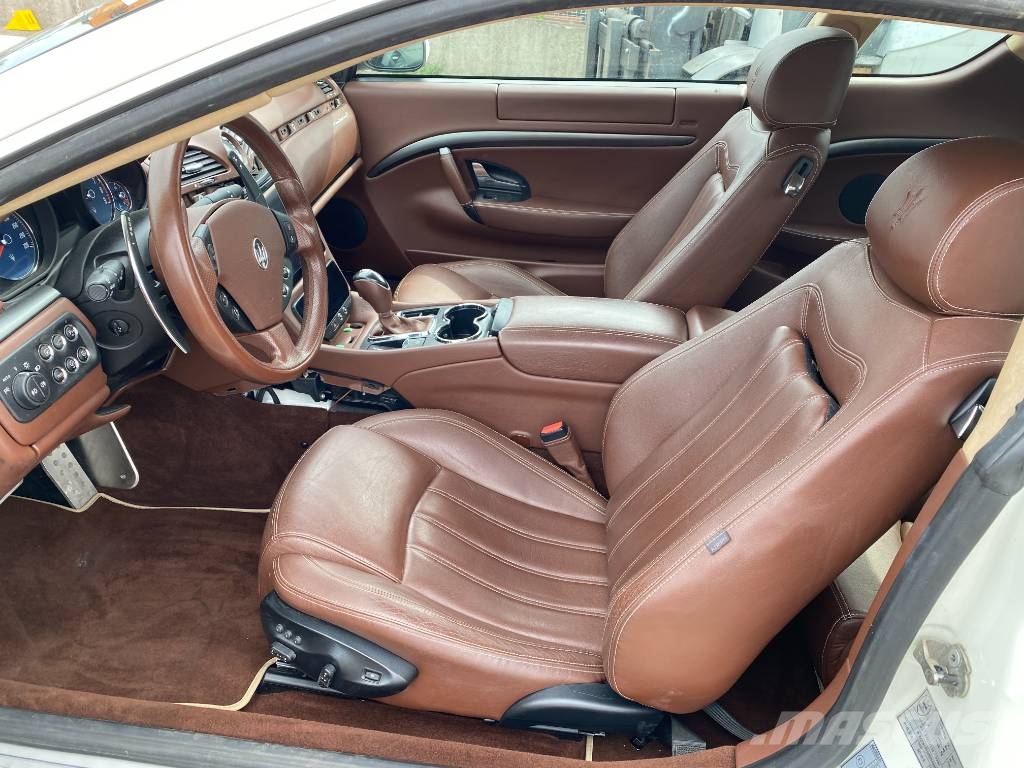Maserati GRANTURISMO M145 4.7i V8 32v Carte Grise Française Carros