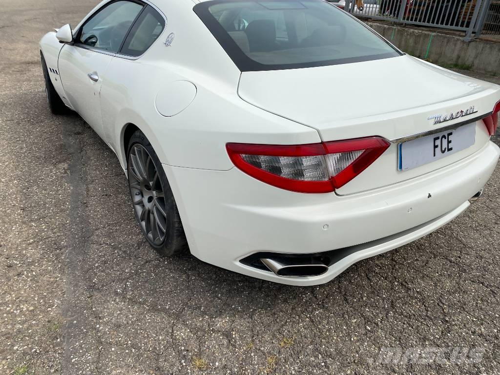 Maserati GRANTURISMO M145 4.7i V8 32v Carte Grise Française Carros