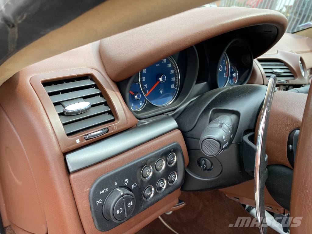 Maserati GRANTURISMO M145 4.7i V8 32v Carte Grise Française Carros