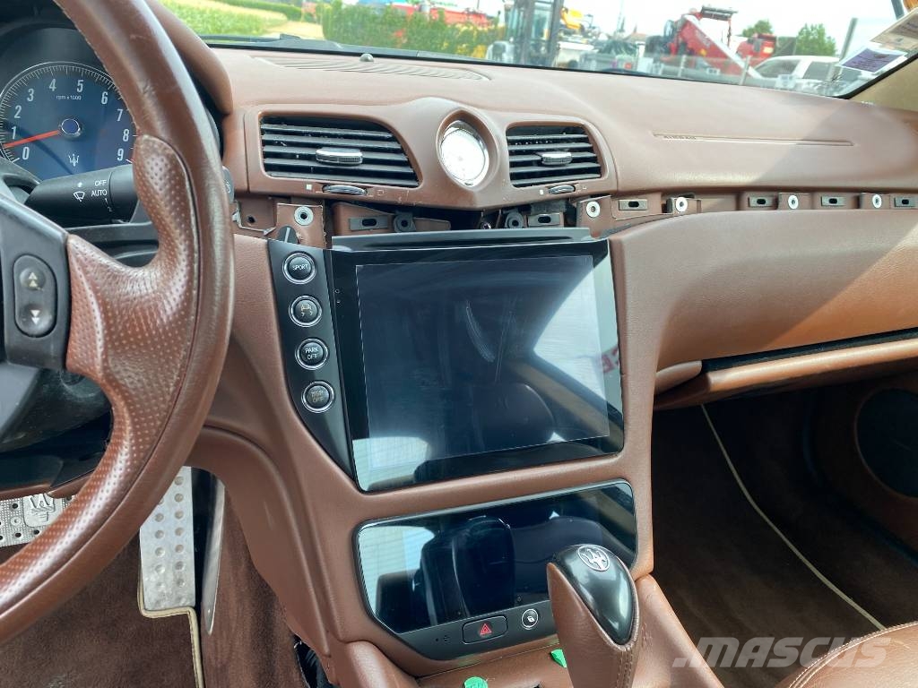 Maserati GRANTURISMO M145 4.7i V8 32v Carte Grise Française Carros