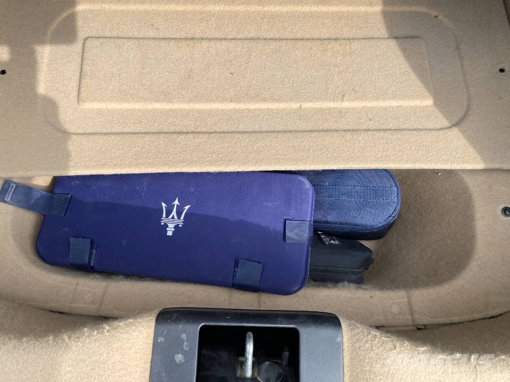 Maserati GRANTURISMO M145 4.7i V8 32v Carte Grise Française Carros
