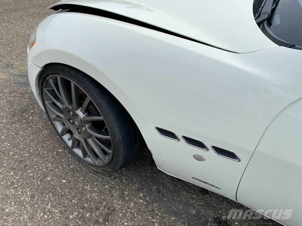 Maserati GRANTURISMO M145 4.7i V8 32v Carte Grise Française Carros