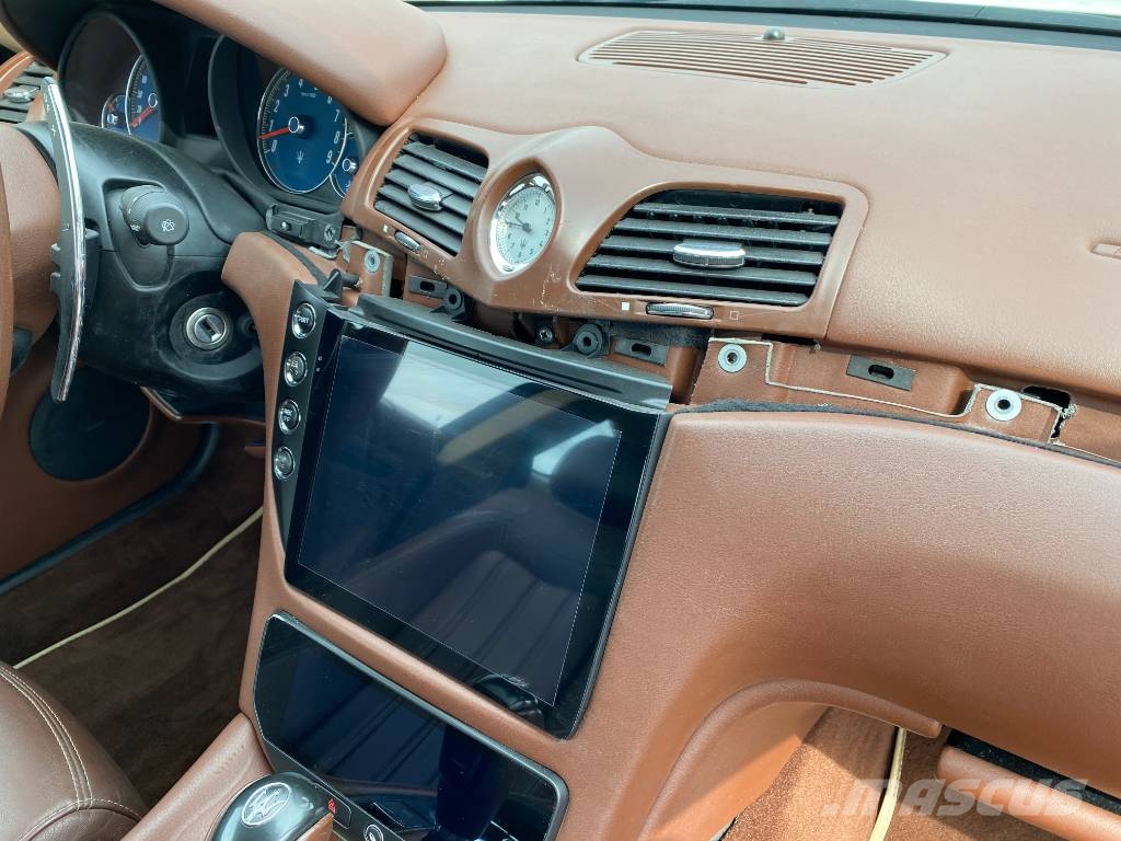 Maserati GRANTURISMO M145 4.7i V8 32v Carte Grise Française Carros