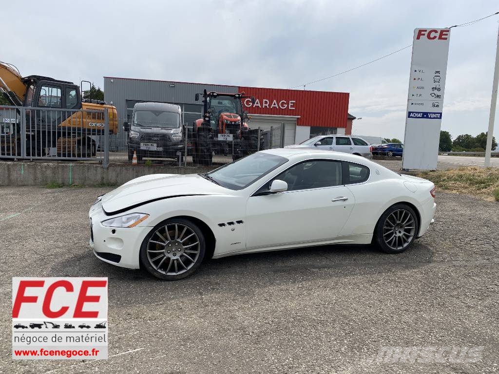 Maserati GRANTURISMO M145 4.7i V8 32v Carte Grise Française Carros