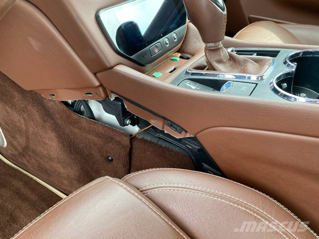 Maserati GRANTURISMO M145 4.7i V8 32v Carte Grise Française Carros