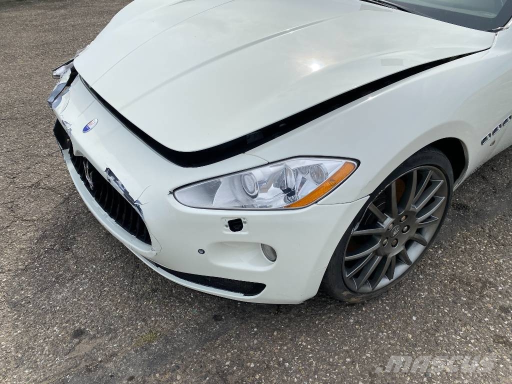 Maserati GRANTURISMO M145 4.7i V8 32v Carte Grise Française Carros