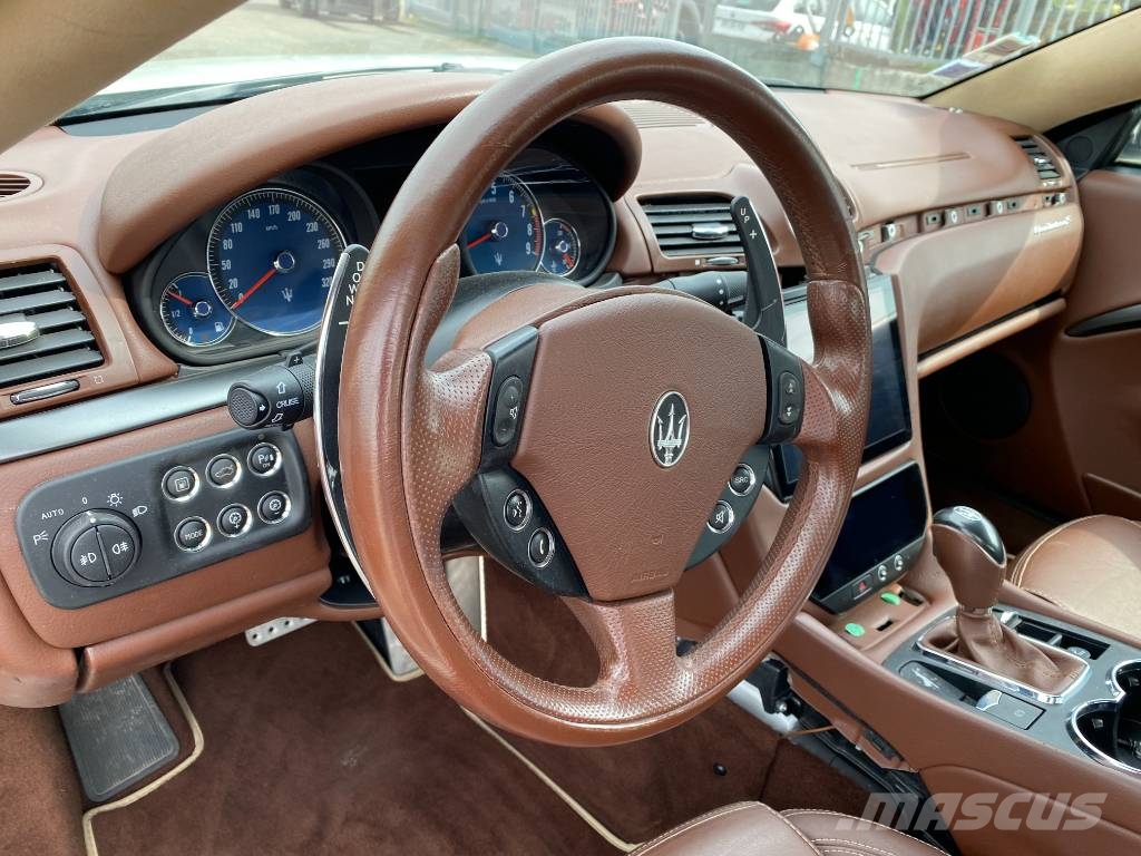 Maserati GRANTURISMO M145 4.7i V8 32v Carte Grise Française Carros