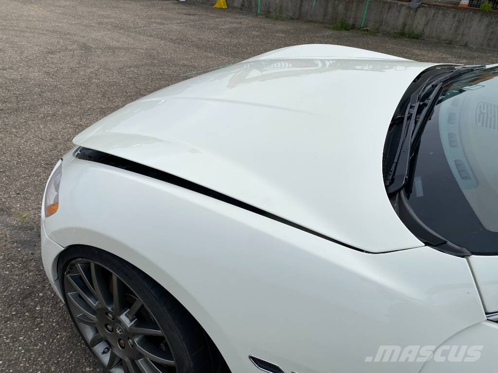 Maserati GRANTURISMO M145 4.7i V8 32v Carte Grise Française Carros