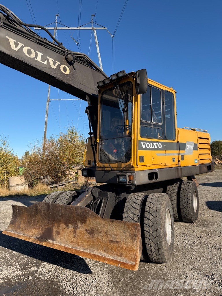 Volvo EW 200 Pyöräkaivukoneet