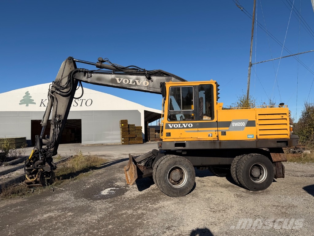 Volvo EW 200 Pyöräkaivukoneet