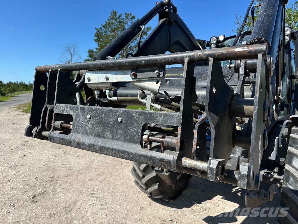 Valtra G 135 Versu Tractores