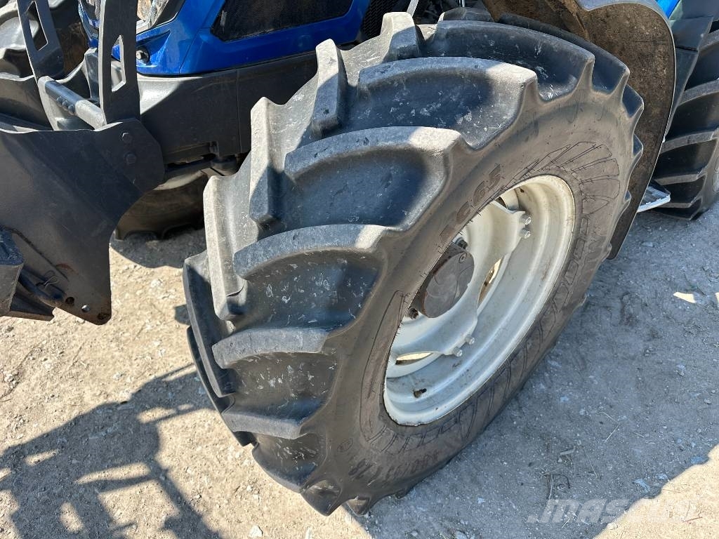 Valtra G 135 Versu Tractores