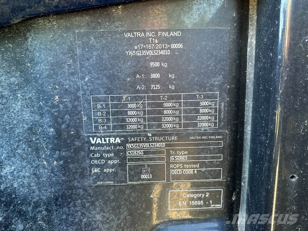 Valtra G 135 Versu Tractores