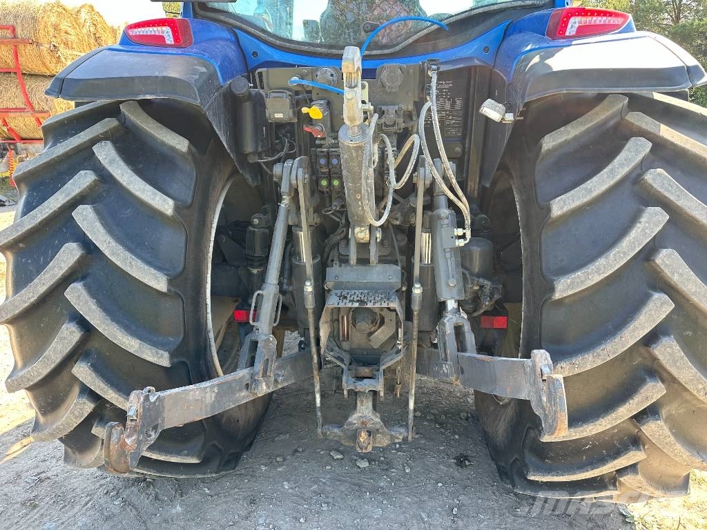Valtra G 135 Versu Tractores