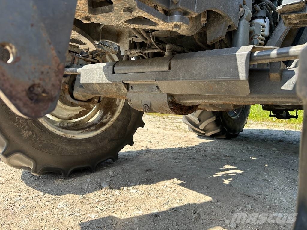 Valtra G 135 Versu Tractores