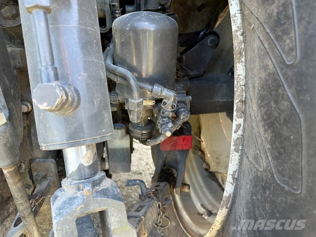 Valtra G 135 Versu Tractores