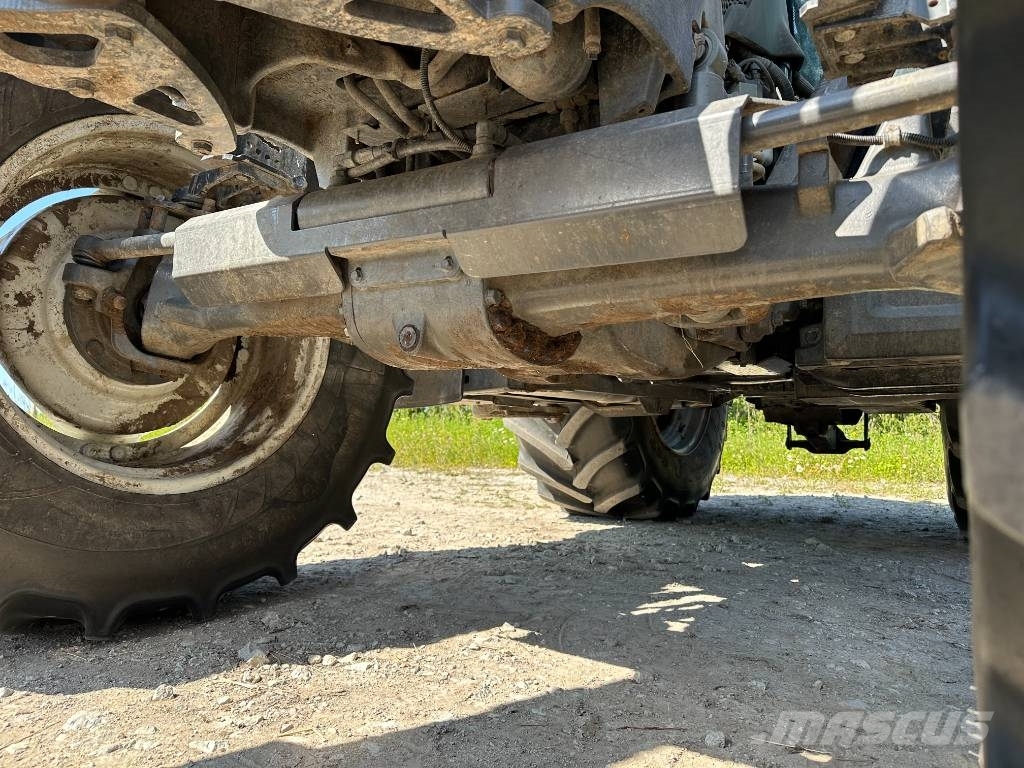 Valtra G 135 Versu Tractores