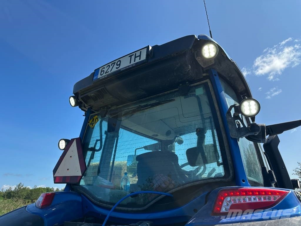 Valtra G 135 Versu Tractores
