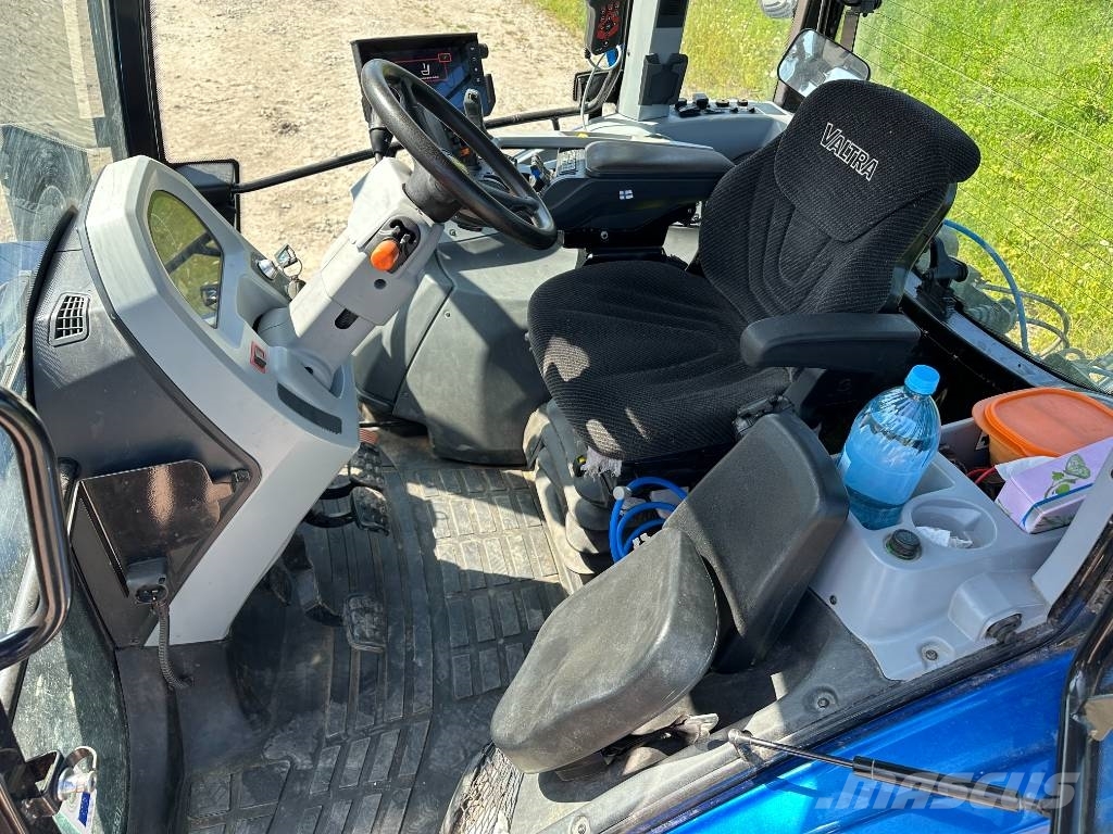 Valtra G 135 Versu Tractores