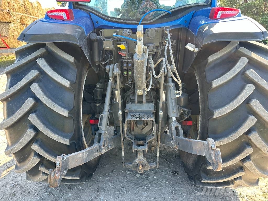 Valtra G 135 Versu Tractores