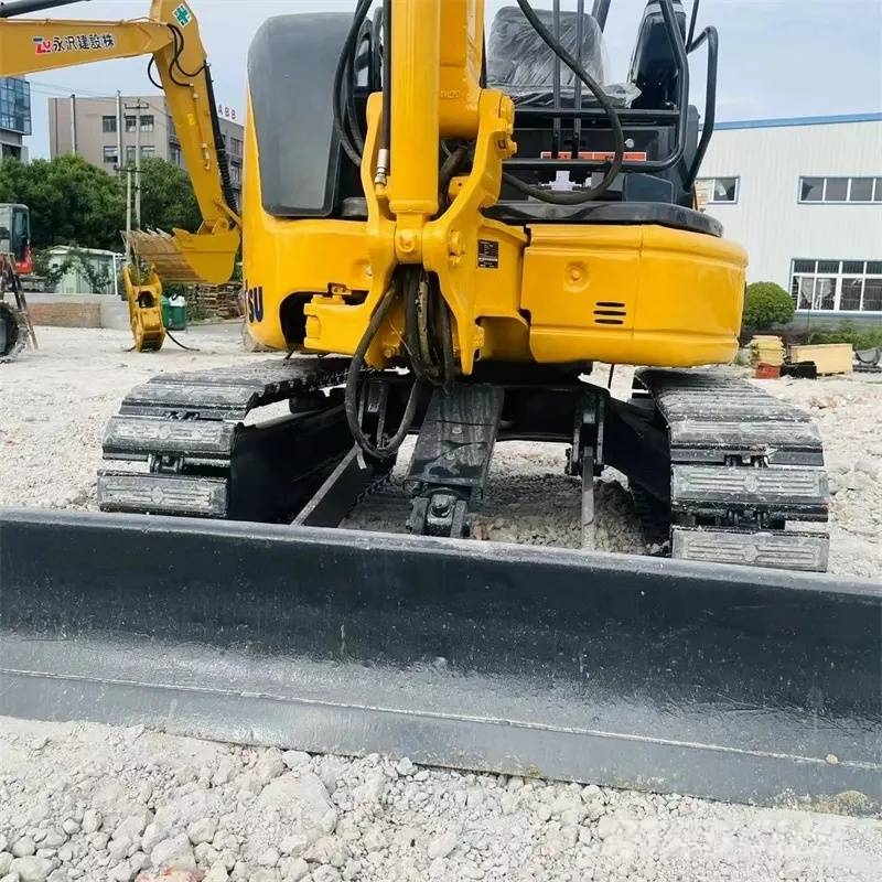 Komatsu PC30 Εκσκαφείς με ερπύστριες