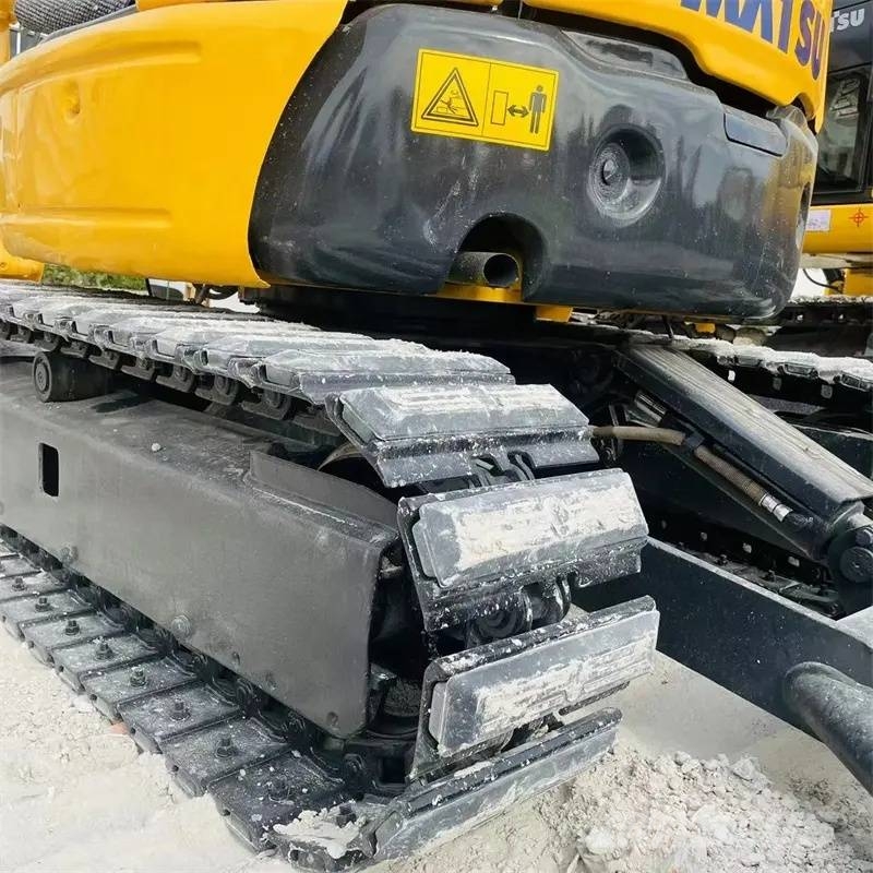 Komatsu PC30 Εκσκαφείς με ερπύστριες