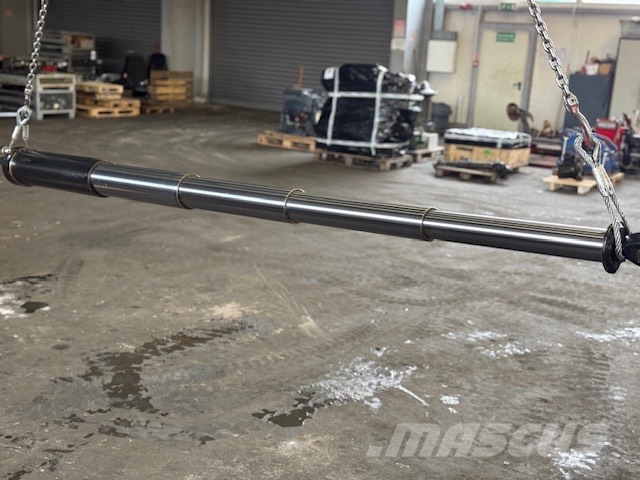 Atlas Copco BOOMER XE 3 USED TELECOPIC HYDRAULIC CYLINDER 4 PC Drilling equipment accessories and spare parts