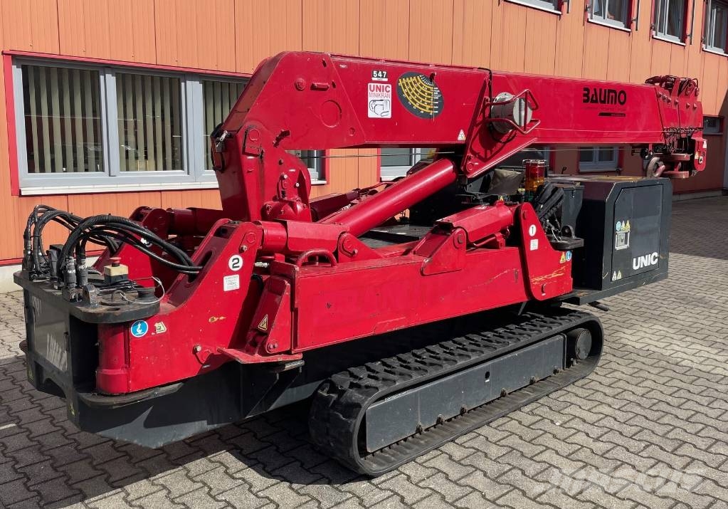 Unic URW-547 履帶式起重機