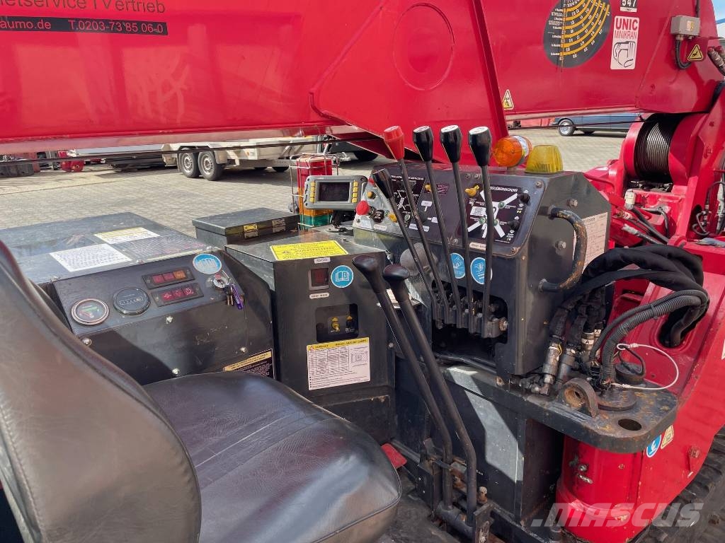 Unic URW-547 履帶式起重機