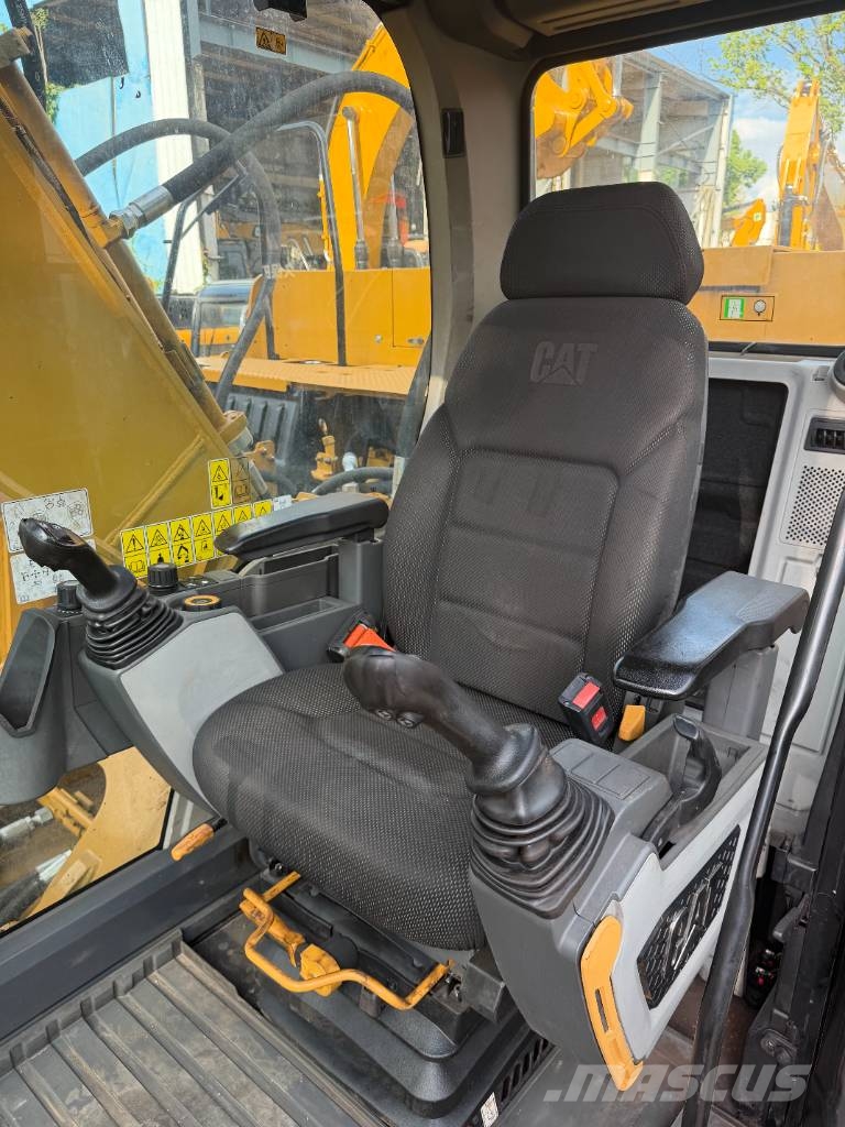 CAT 330    3000 units excavators in stock 履带挖掘机