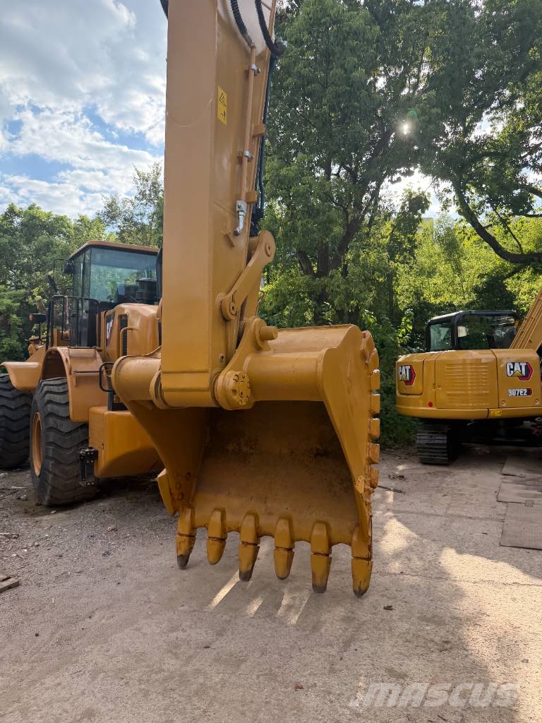 CAT 330    3000 units excavators in stock 履带挖掘机