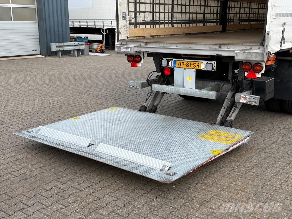 Krone Schuifzeil-Dak / 2500kg Laadklep / Stuur-as / APK Tentpoolhaagised