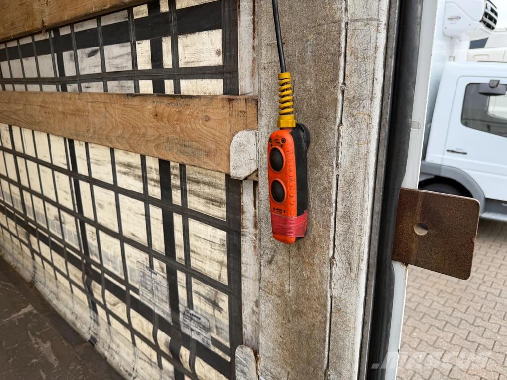 Krone Schuifzeil-Dak / 2500kg Laadklep / Stuur-as / APK Tentpoolhaagised