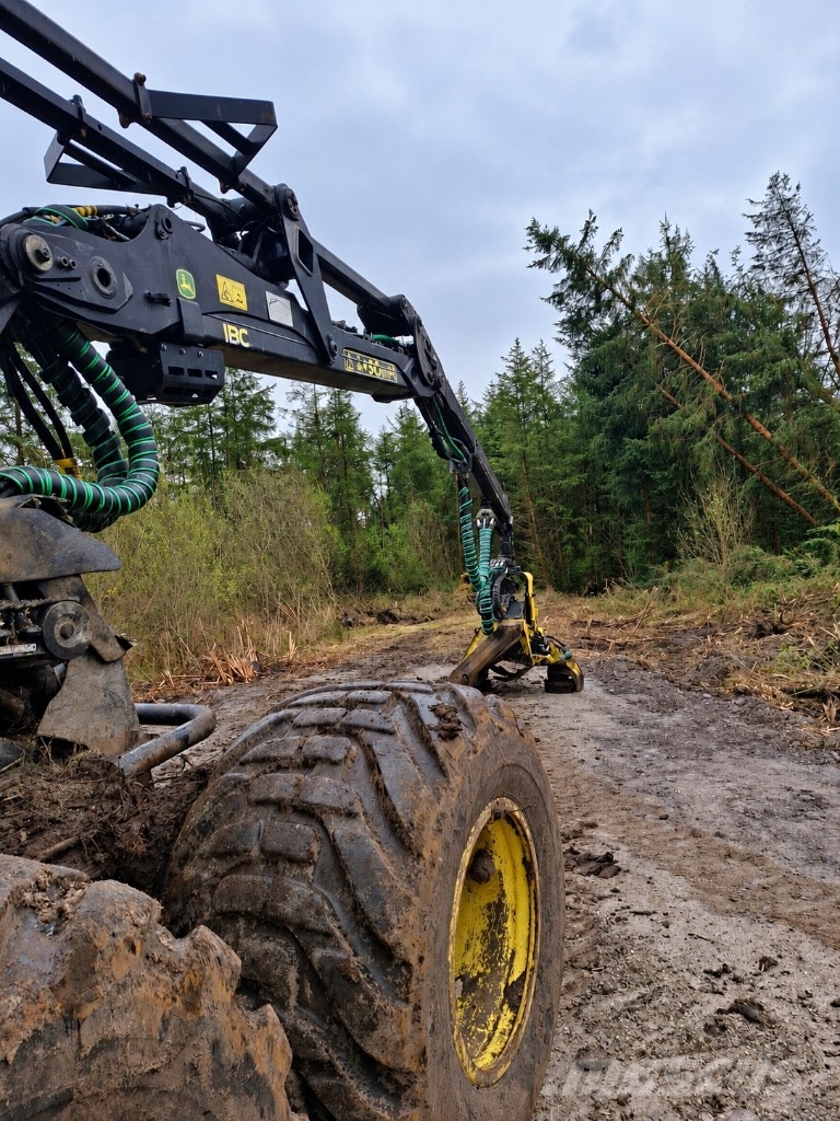 John Deere 1270 G Harvesters