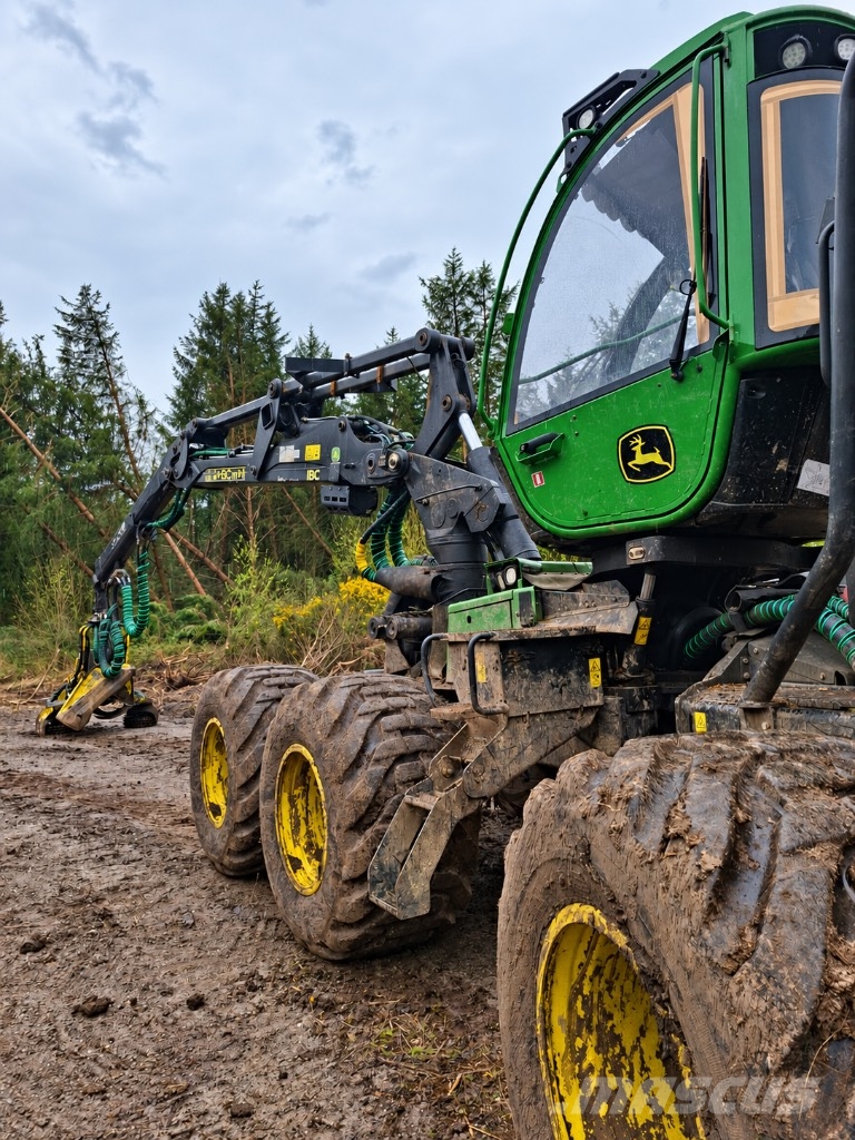 John Deere 1270 G Harvesters