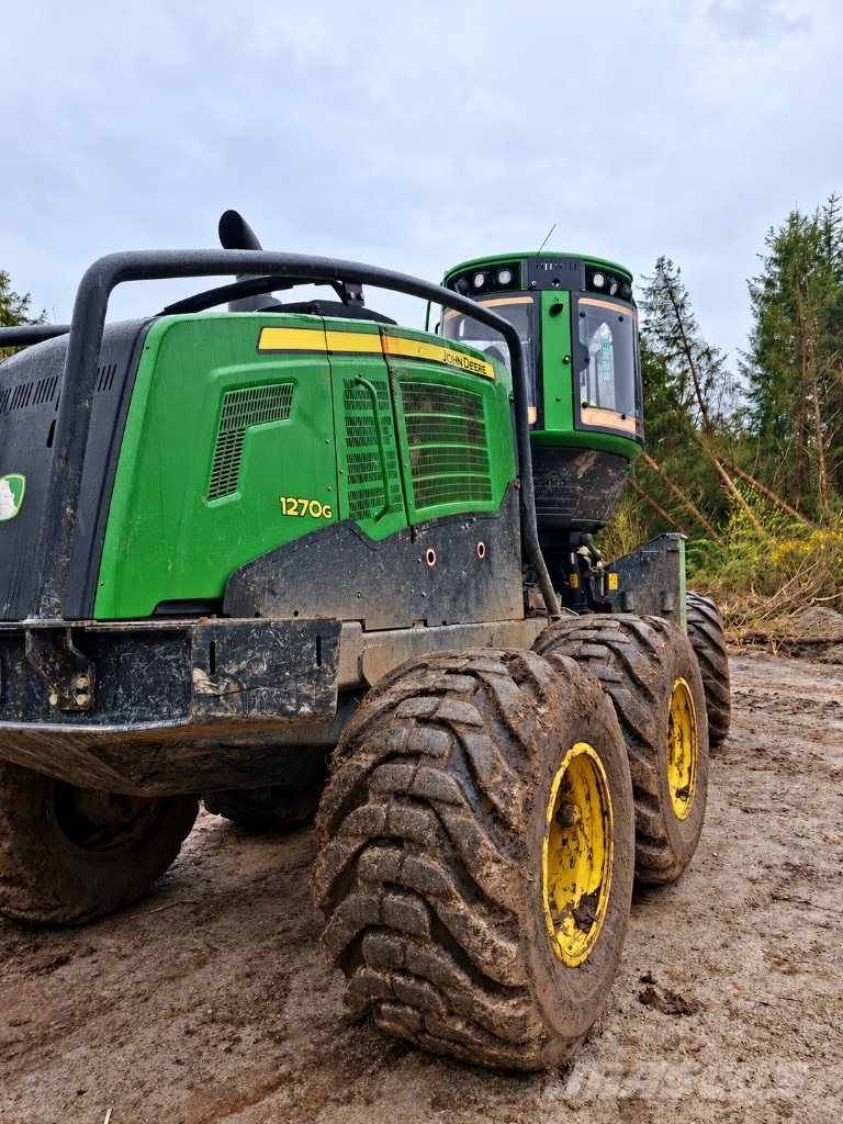 John Deere 1270 G Harvesters
