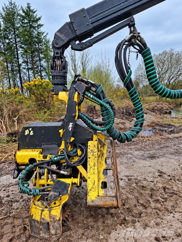 John Deere 1270 G Harvesters