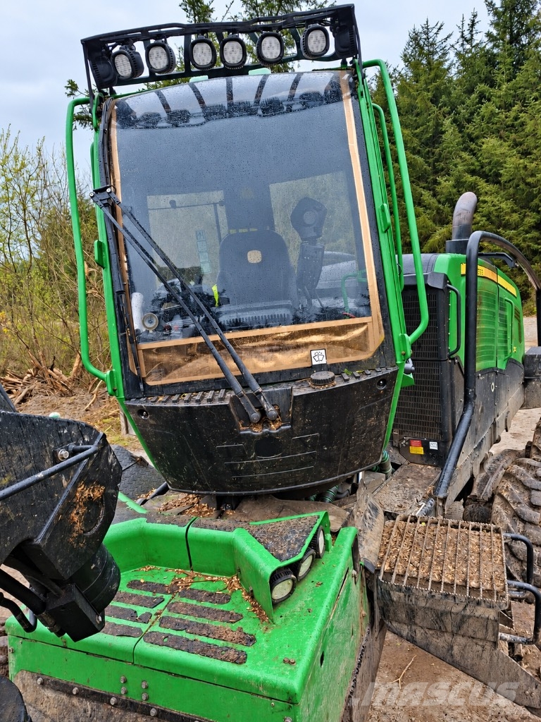 John Deere 1270 G Harvesters