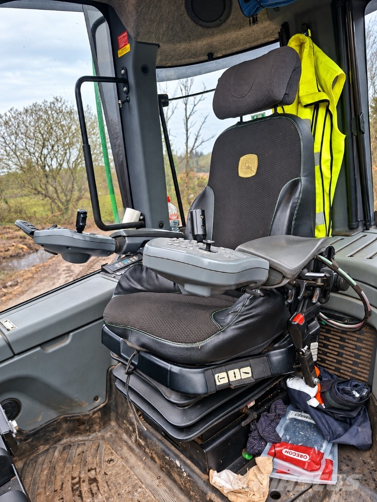 John Deere 1270 G Harvesters