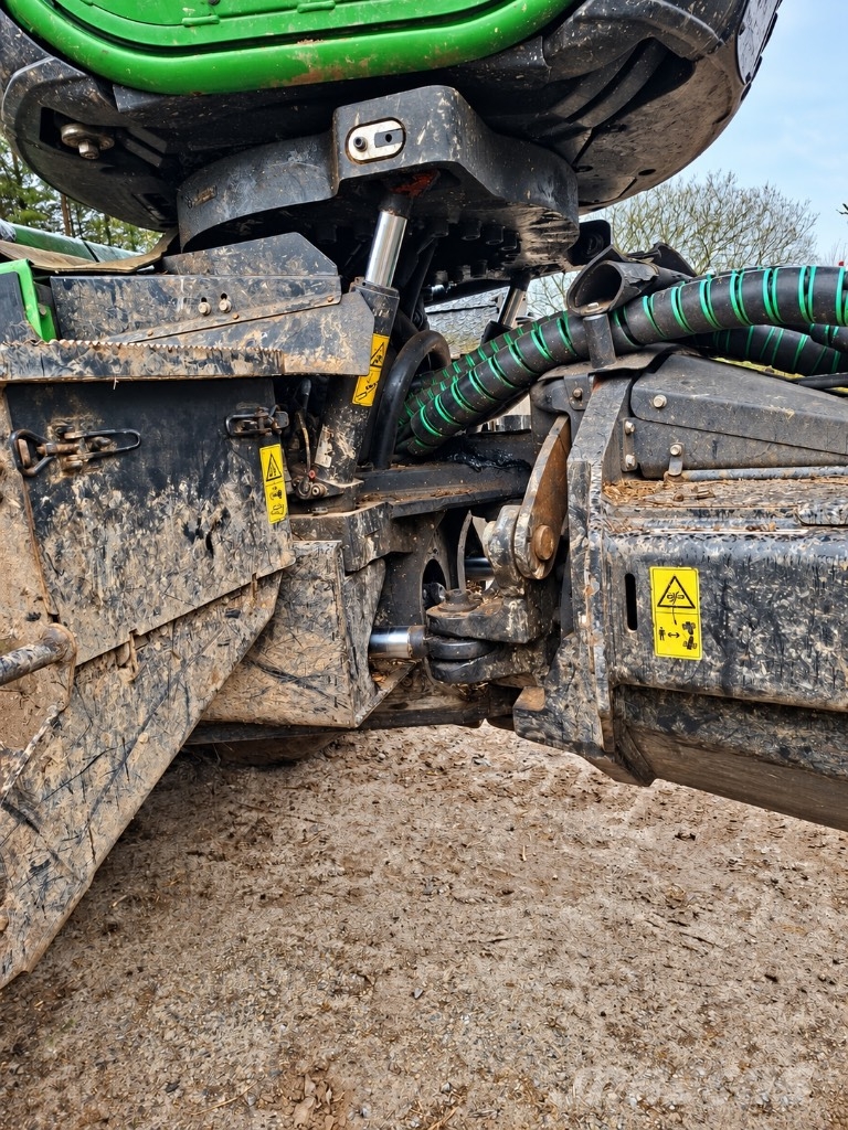 John Deere 1270 G Harvesters