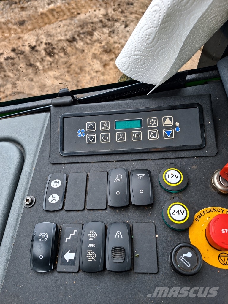 John Deere 1270 G Harvesters
