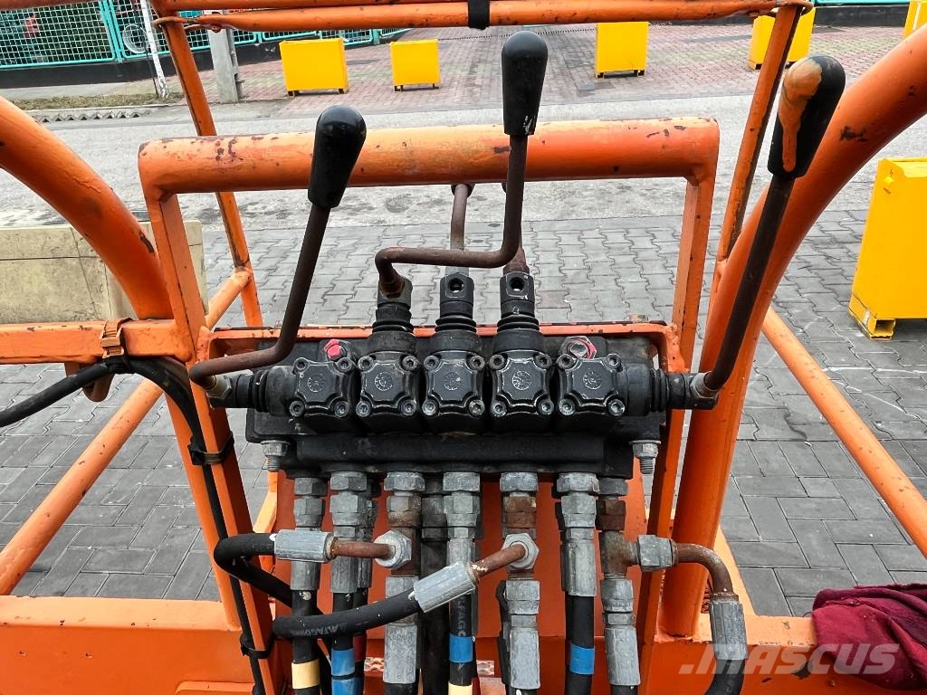 JLG TOUCAN 860 V-3237 EO Вертикальні щоглові підйомники