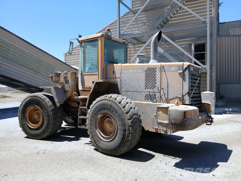 Volvo L 120 D Cargadoras sobre ruedas