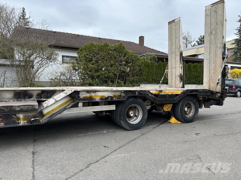 Müller-Mitteltal T4 4-Achs Tieflader Radmulden luftgefedert T4 4-Ac Mélybölcsős
