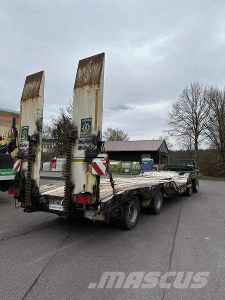 Müller-Mitteltal T4 4-Achs Tieflader Radmulden luftgefedert T4 4-Ac Mélybölcsős