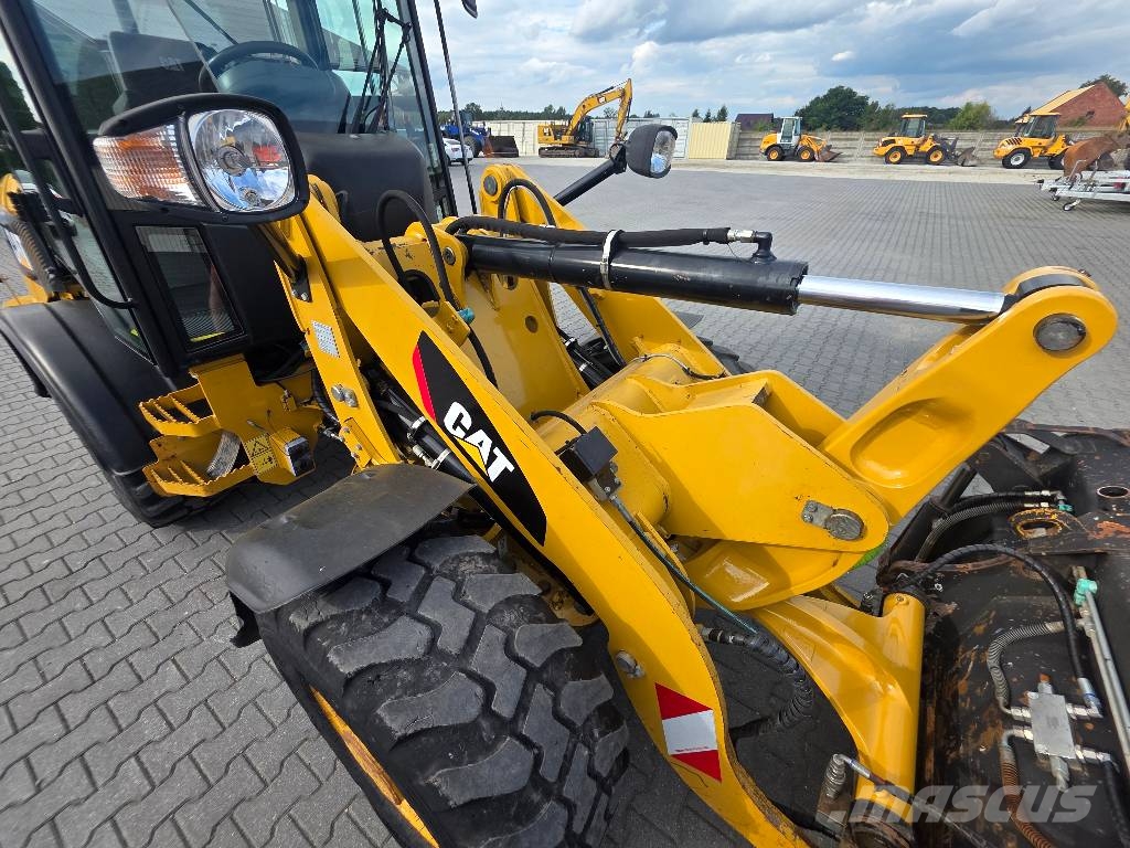CAT 907H, 2012 ROK, 4100 MTH, ŁYŻKA OTWIERANA + WIDŁY Wheel loaders